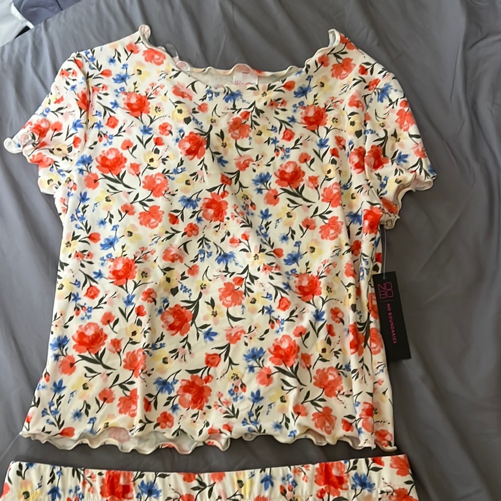 matching shirt a skirt set. Youth Large but could fit and adult small.